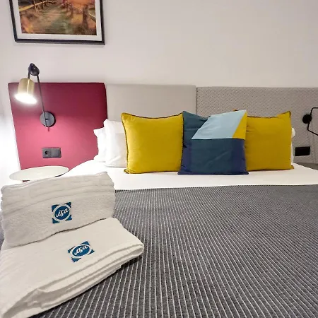Isa Palacio De Congresos Apartman *